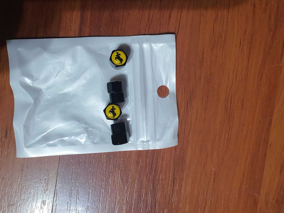 Метална емблема (значка) Volvo,капачки за винтили,S80,XC70