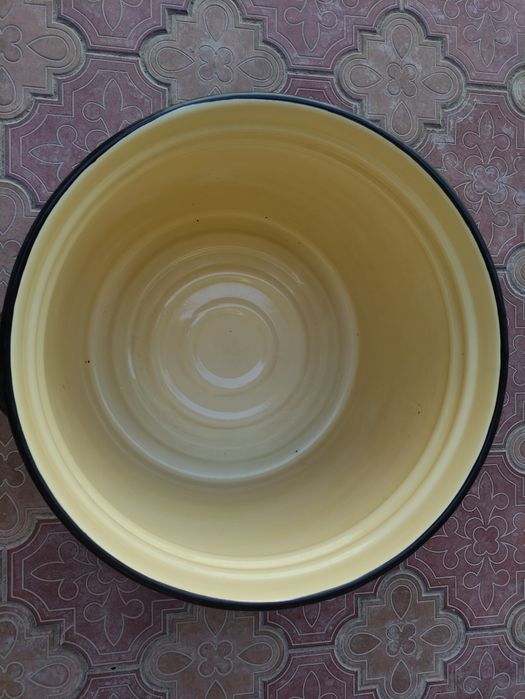 Кастрюля эмалированная новая 47л