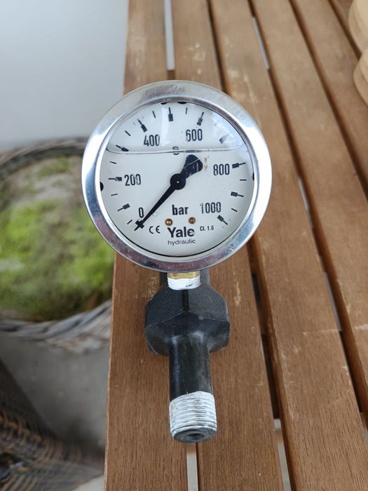 Професионален хидравличен манометър Yale (0-1000 Bar) – Глицеринов