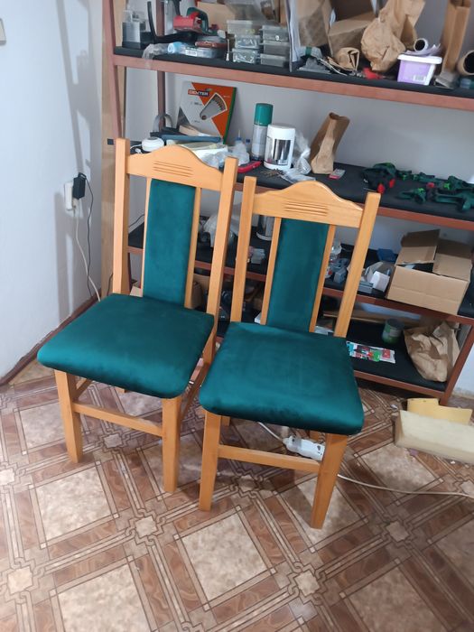 Scaune tapițate cu catifea