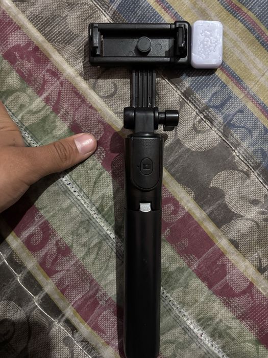 Bluetooth Selfie Stick Tripod with Remote