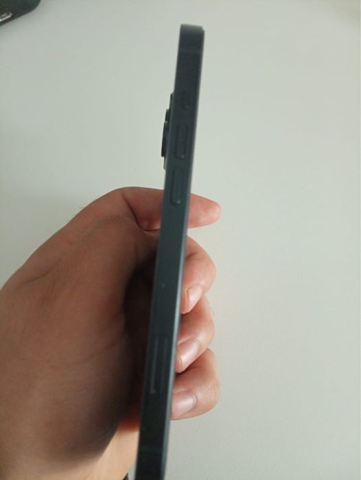 Айфон 13 в отличном состояние