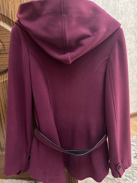 Продам короткое модное пальто