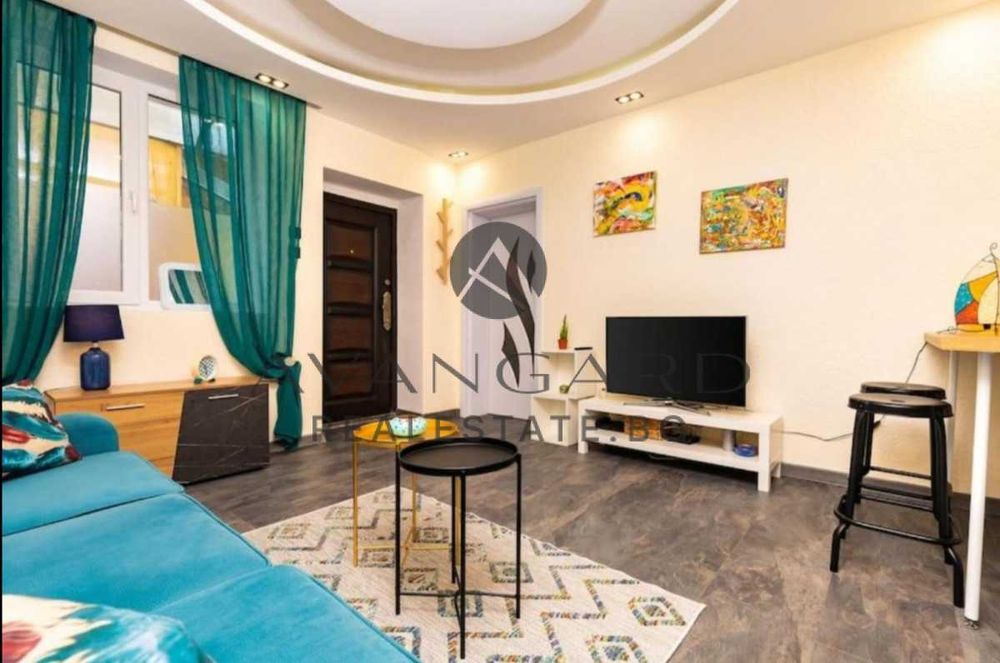 Продава се Двустаен апартамент в Пловдив, Център - 42 кв.м за 3691 €/кв.м - Снимка #1