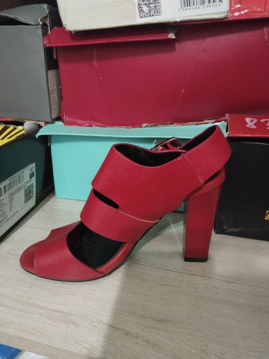 Продам босоножки 34 размер