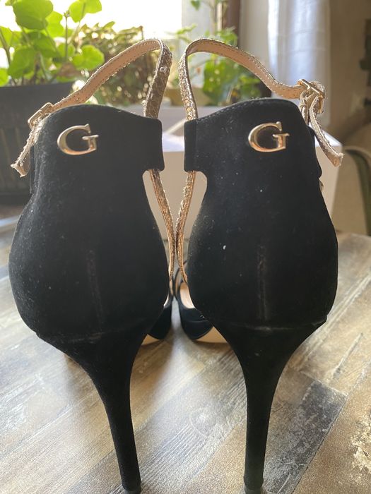 Обувки, сандали GUESS 38 номер