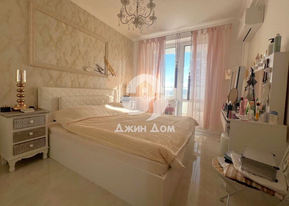 Продава се Тристаен апартамент в Бургас, Славейков - 90 кв.м за 3234 €/кв.м - Снимка #12