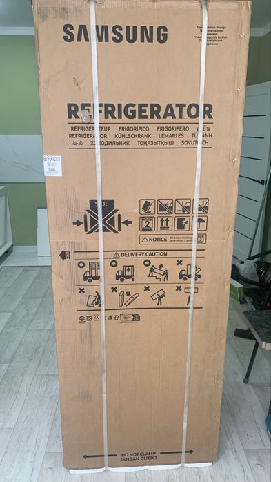 Холодильник SAMSUNG RB31