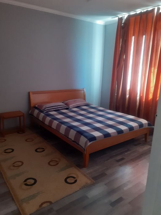 Посуточно квартира район Евразия