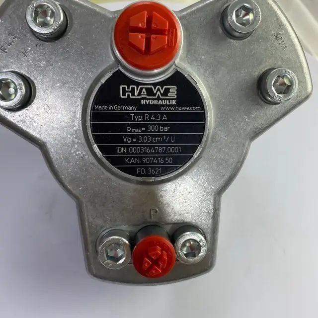 Имеются запчасти для гидравлических узлов