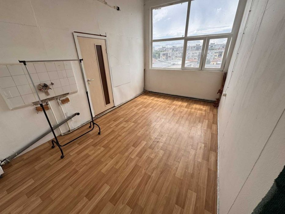 Продава се Промишлена сграда в Русе, Родина 1 - 545 кв.м за 663 €/кв.м - Снимка #4