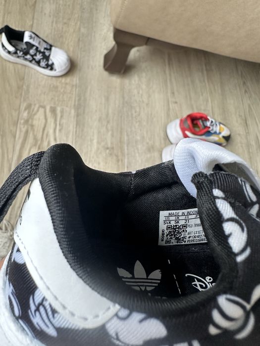 Продам детские кросы Adidas