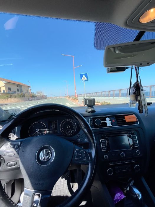 VOLKSWAGEN Jetta 2012 — imagine 4