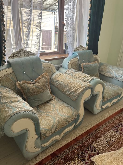 Роскошный диван с 2 креслом