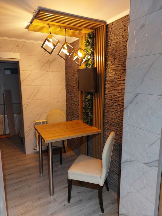 Proprietar Vand Apartament 4 cam 2 bai decomandat zona E3 Parter 80 Mp