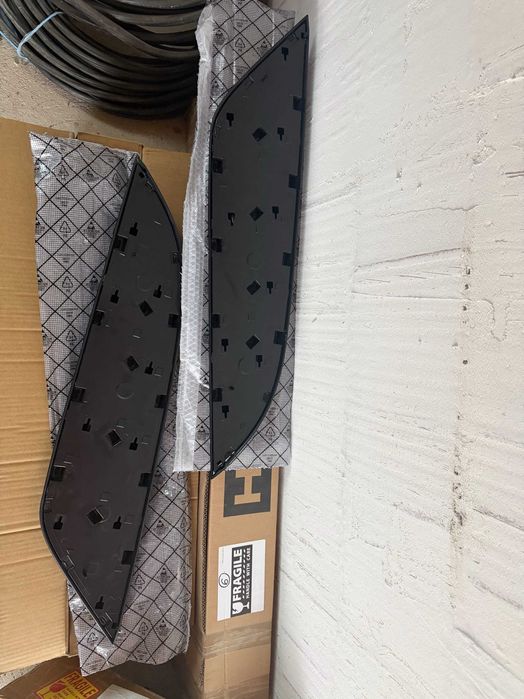 Вложен елемент за преден капак / Bonnet Insert