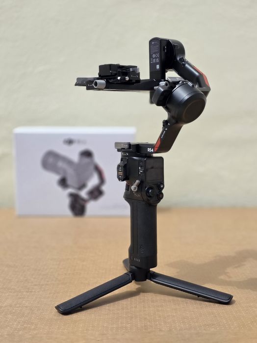 DJI Ronin RS 4 | Cutie completă