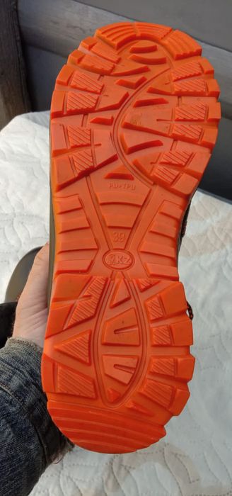 Продам зимние ботинки...