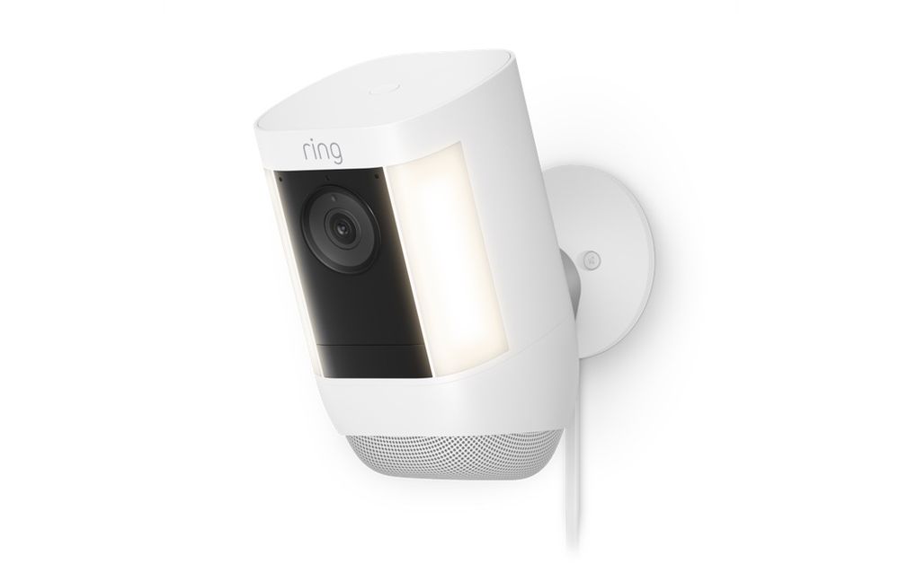 Ring Spotlight Cam Pro, cu fir,