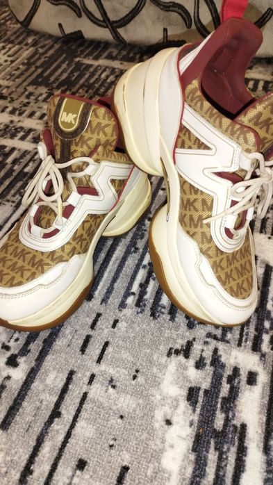 Стилни ежедневни маратонки Michael Kors