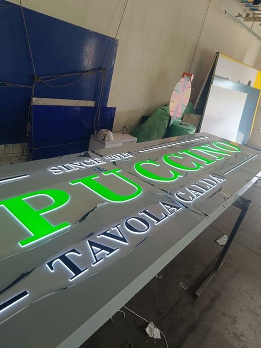 Firma luminoasă dibond