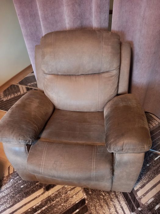 Продавам две кресла