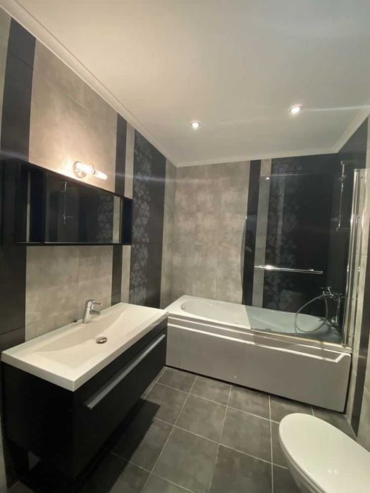 Дава се под наем Двустаен апартамент в Варна, Център - 70 кв.м за 418.71 € - Снимка #10