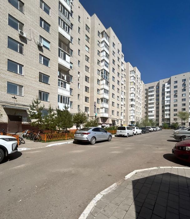 Продам 2х ком по улице Жургенова, 23.5млн.тенге