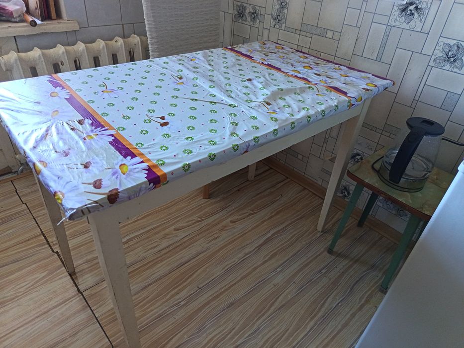 продаётся кухонный стол