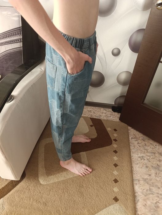 Продам для мальчика костюм и джинсы.