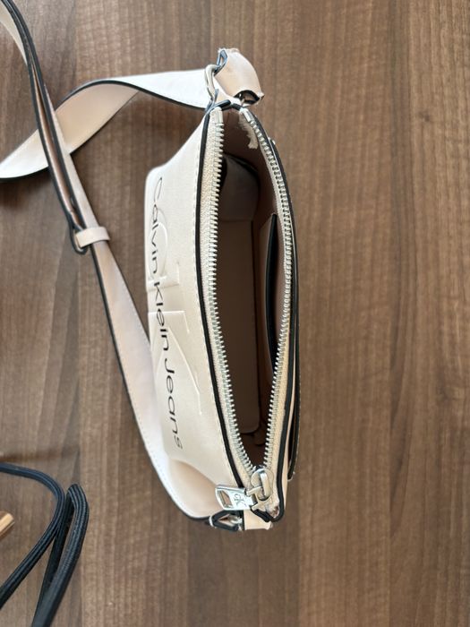 Дамска чанта Calvin Klein Jeans