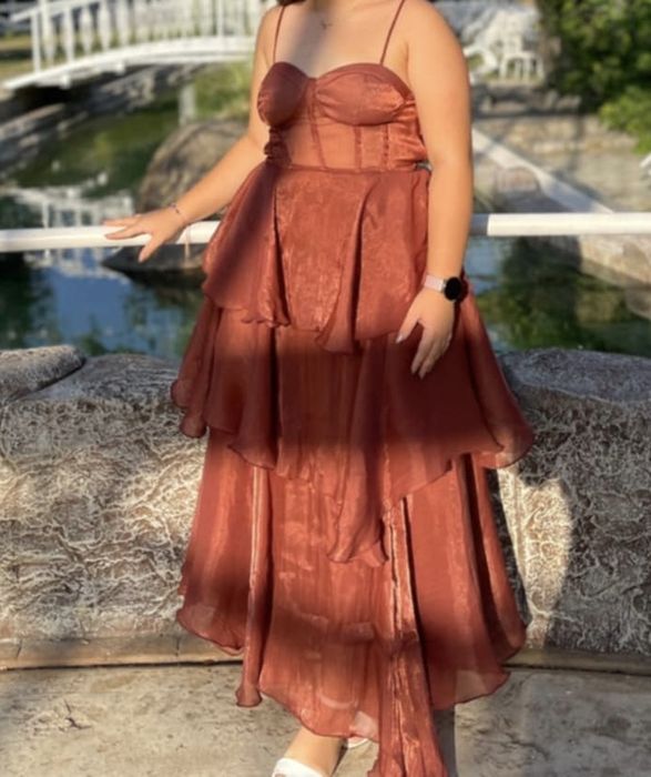 Дълга елегантна рокля