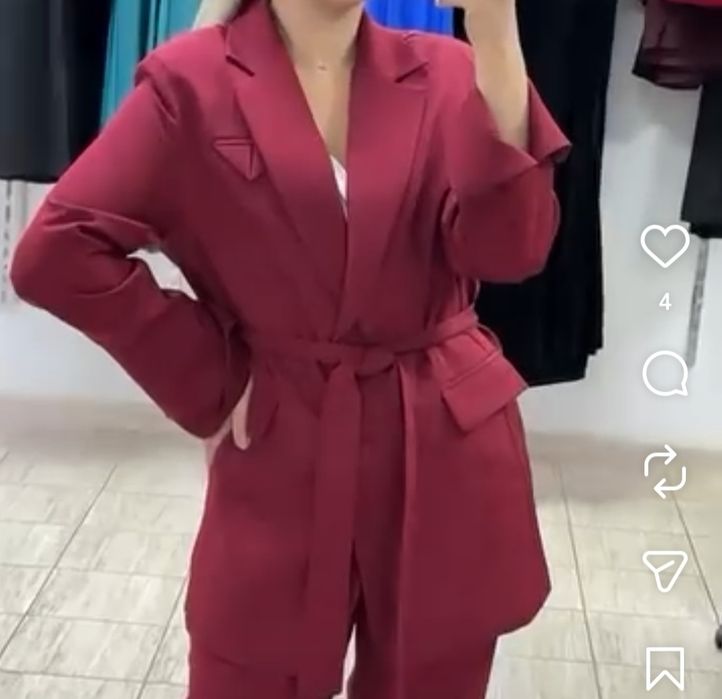 Продам костюм женский