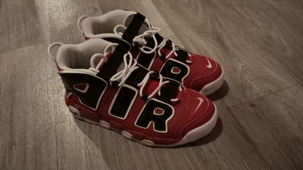 Продам кроссовки