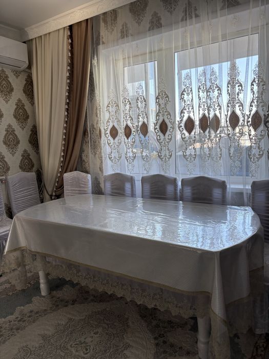 Стол со стульями