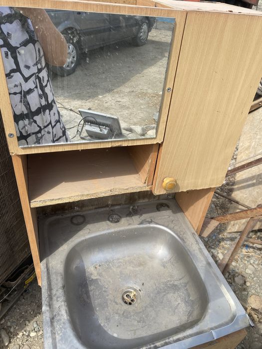 Шкаф с мойкой продам