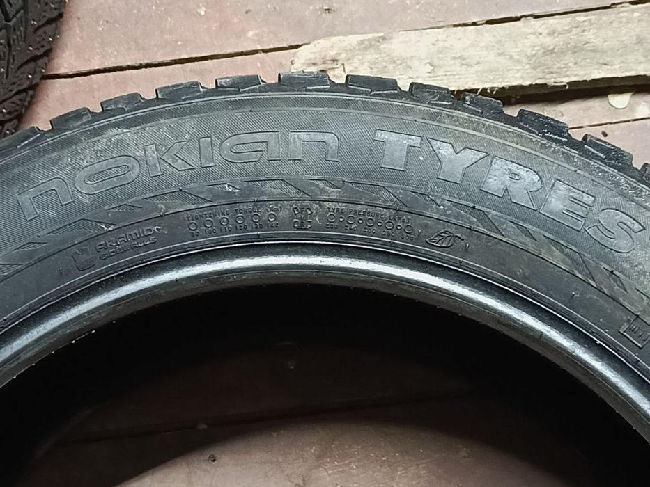 275/50/21 Nokian