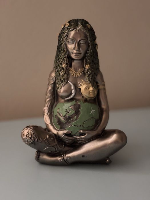 Продам статуэтку Богиня Гайя