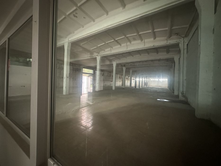 Inchiriem hala 2200 m