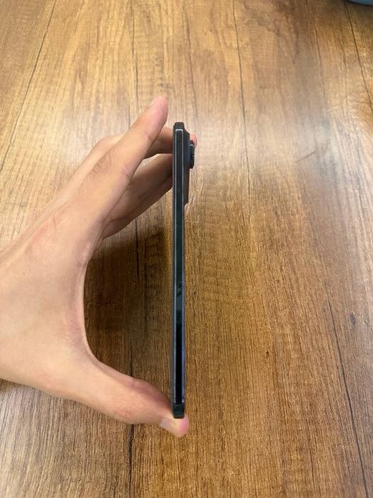 Новый iPhone Air и оригинальный чехол Pitaka в подарок