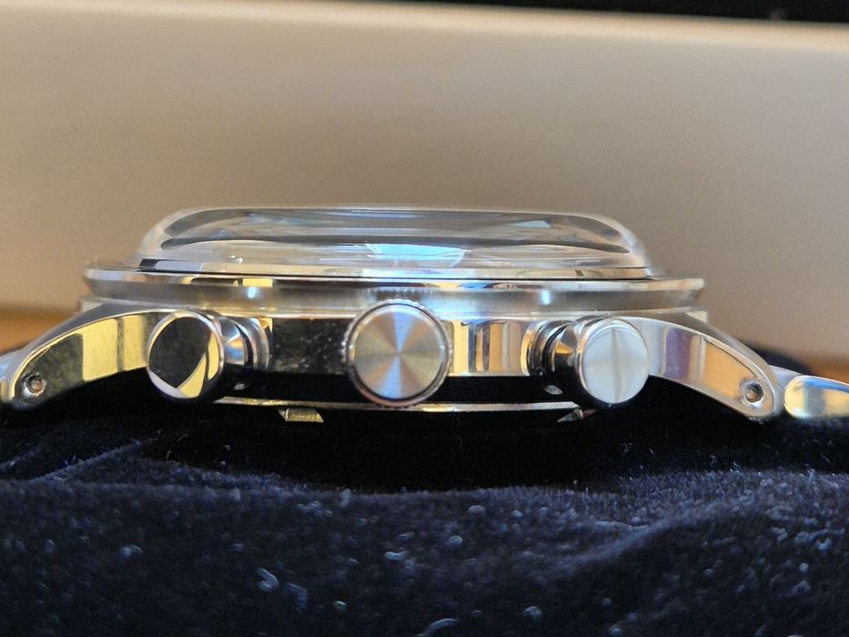 Seiko Chronograph SSB479P1 Reverse Panda Quartz