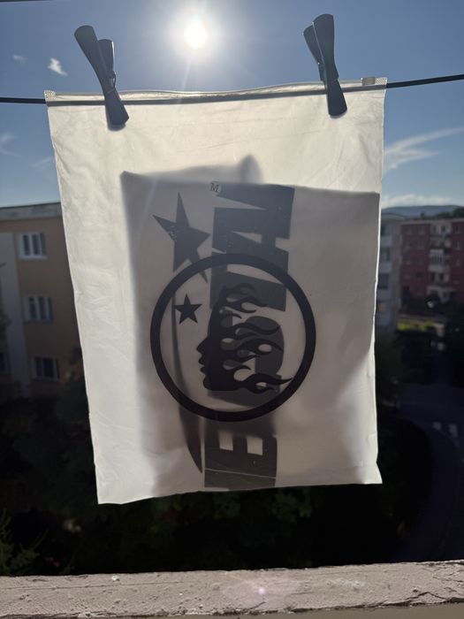 Tricou hellstar