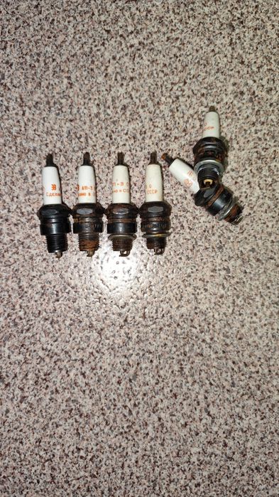 Продам новые свечи на Зил