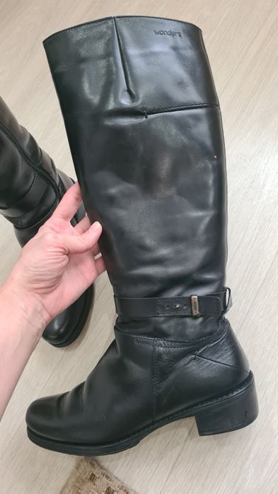 Продам женские сапоги