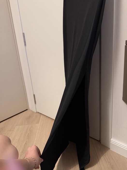 Черна дълга пола Bershka XS с цепка