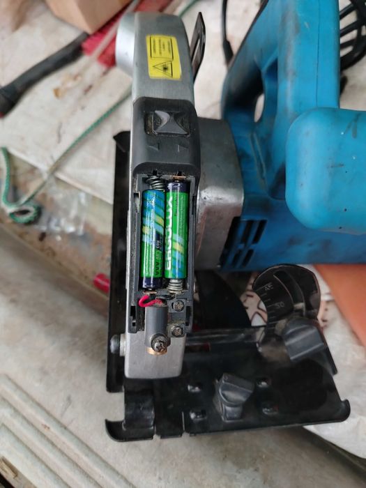 Дисковая пила с лазерным указателем.