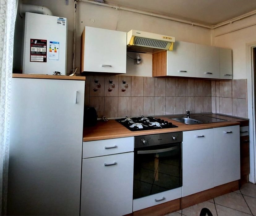 Inchiriez apartament cu doua camere,zona podgoria