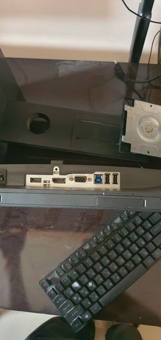 24 tali geyming manitor 75Hz