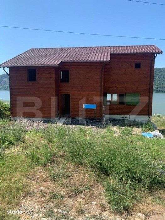 Oportunitate! Casa de vacanta, 5 camere, 160mp, la malul Dunarii