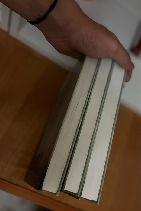 "Атлант расправил плечи" АЙН РЭНД. Продаётся трилогия.